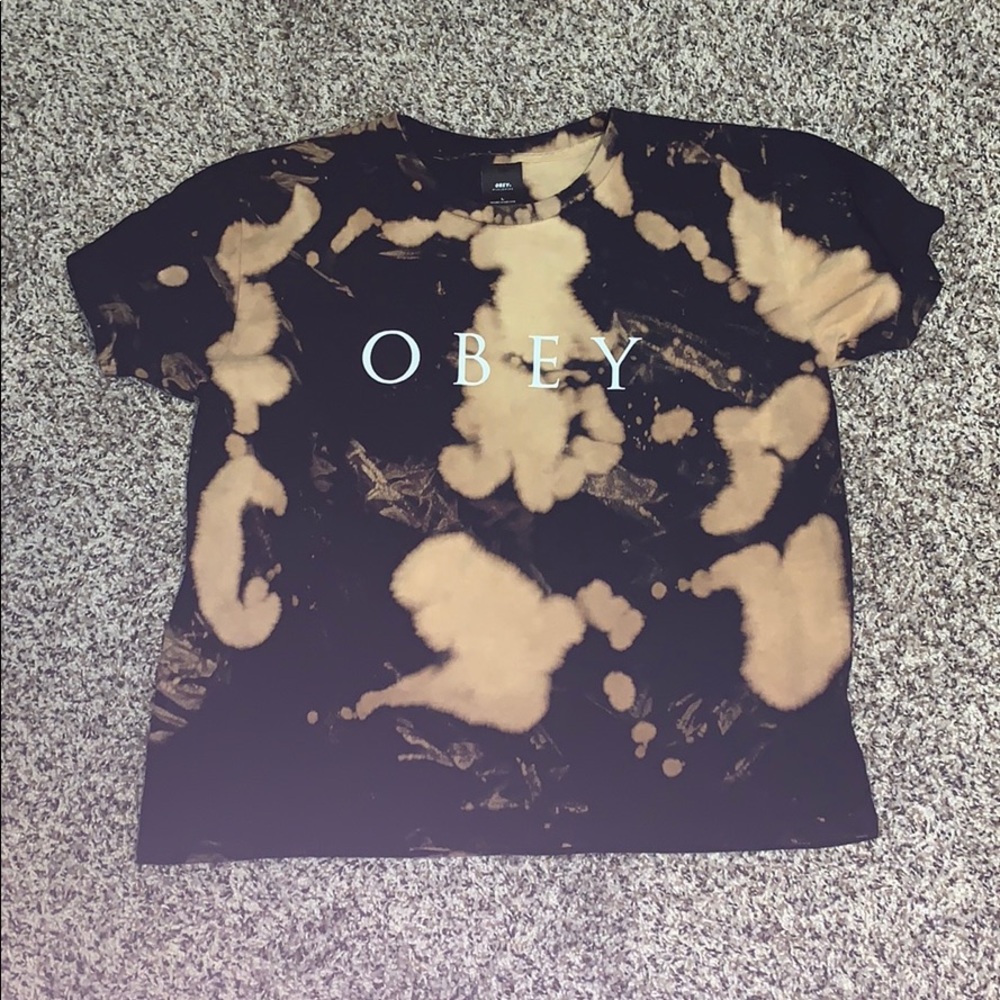 Obey women’s cropped shirt!!!